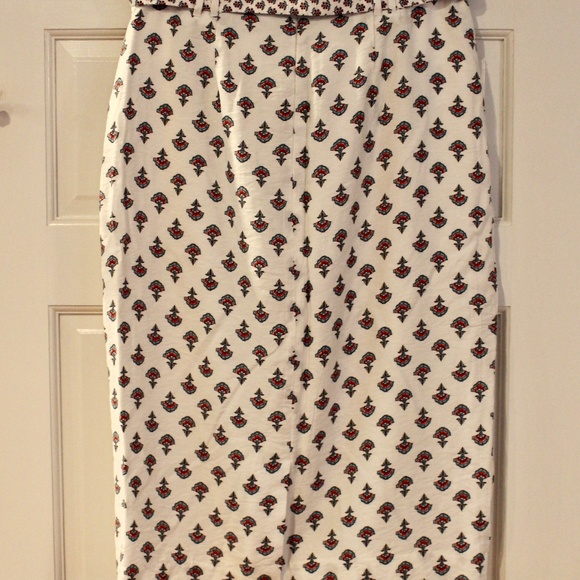Belted Patterned Summer Skirt by AnnTaylor - Picture 6 of 16